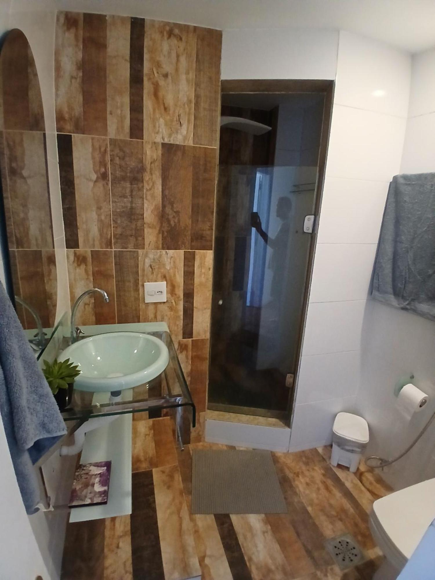 Habitación en casa particular With Private Bathroom In A Shared *